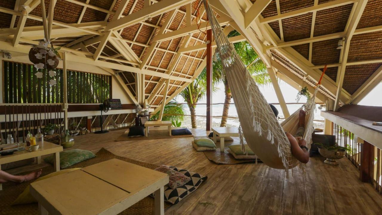 White Banana Beach Club General Luna  Εξωτερικό φωτογραφία