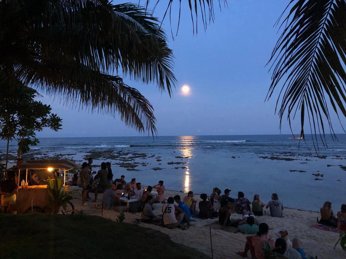 White Banana Beach Club General Luna  Εξωτερικό φωτογραφία