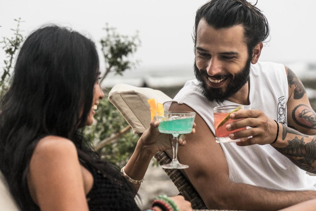 White Banana Beach Club General Luna  Εξωτερικό φωτογραφία